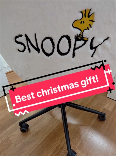 hope you all had a great Christmas! The only gift I wanted and here it is, the Snoopy Cozy Swivel Vanity Chair from @impressionsvanity #vanitychair #impressionsvanity #Snoopy #peanuts #christmas