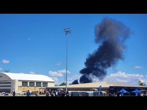 2 Navy jets crash in midair during air show in Idaho