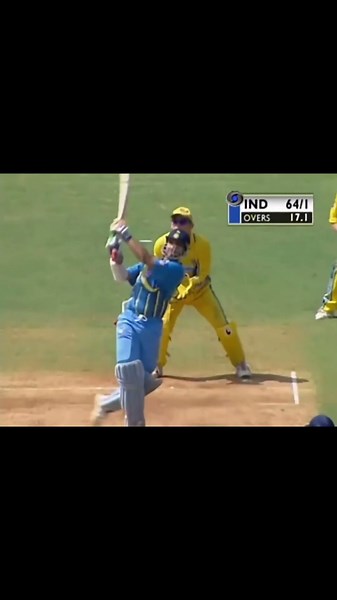 Ganguly vs Shane Warne 🔥 Dada's Fearless Attack | IND vs AUS 2001 Classic #cricketshorts #indvsaus