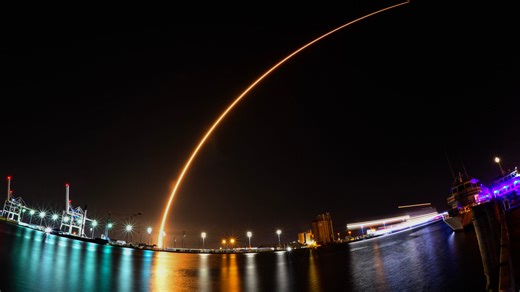 SpaceX launched a pre-dawn Falcon 9 Starlink mission from Cape Canaveral Monday