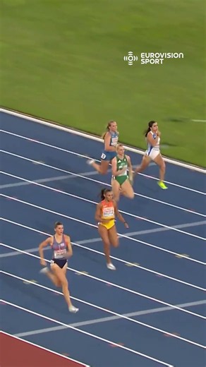 Europe's Fastest Woman Storms Into 200m Final | Amy Hunt