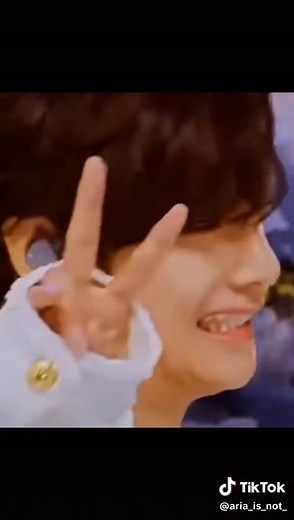 v wink 😉 eye 👀💘#iam_romi123 #v #vstatu#staus_lover