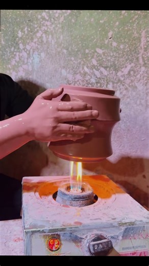 Intangible Cultural Heritage Ru Porcelain Craftsmanship: From Glazing to Finishing, the New Charcoal Stove Interprets the Beauty of Song Dynasty Porcelain and the Contemporary Revival of Traditional Techniques#intangibleculturalheritage #craftman #fyp #ceramics #porcelain