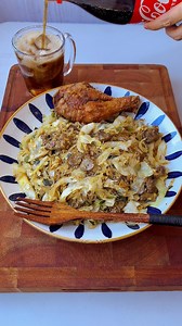 840K views · 14K reactions | Ginisang Sotanghon Recipe.襤 Ingredients: •Sotanghon •Atay ng manok •Cooking Oil •Anato Seeds(basa) •Celery •Cabbage •Onion •Garlic •Ground Black Pepper •Fish Sauce •Soy Sauce •Eggs •Oyster Sauce #simplerecipes #lutongbahay #pinoyfood #hannahrecipes #HannahFamily #fyp | Ate Ana | Facebook