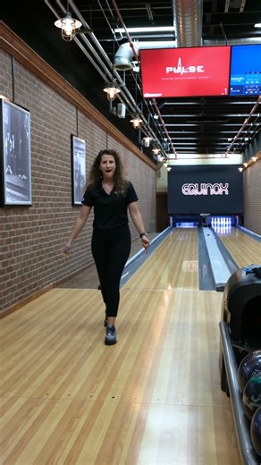 The EquinoX Solid delivers unstoppable messengers ⚡️ | Storm Bowling