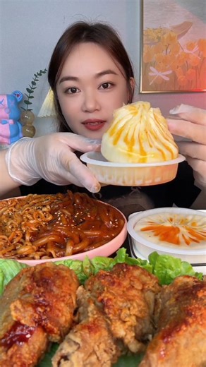Eating food on Instagram: "Asmr eating Chinese food 🍜🍲 #foodlover #foodblogger #healthyfood #delicious #dinner #foodie #food #foodphotography #foodporn #instafood #asmrv#chinesefood #indianfood"