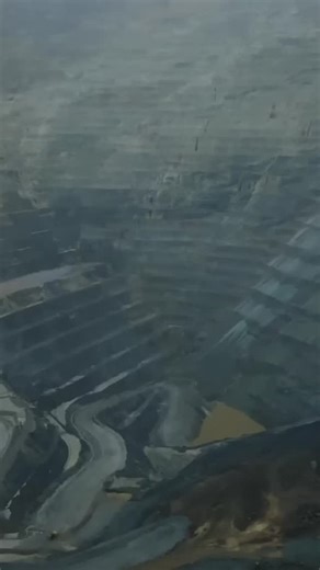 Engineers_adaa01 on Instagram: "Open pit mining, also known as opencast mining, is a surface mining technique where minerals or rocks are extracted from a pit dug into the ground 🌳 How it works: 1. Removal of overburden: Topsoil and waste rock are removed to expose the mineral deposit. 2. Blasting and excavation: Ore is blasted and excavated using heavy machinery like excavators and trucks 🚜. 3. Hauling: Ore is transported to a processing plant or stockpile. Key components: - Pit design: Inclu