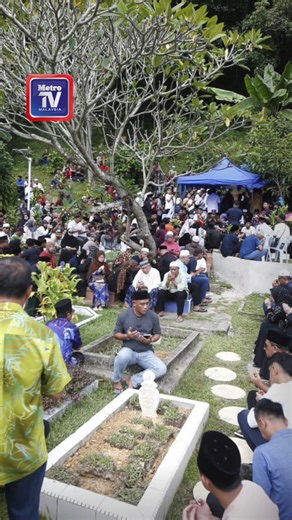 Jenazah Bung Moktar selamat dikebumikan https://www.hmetro.com.my/utama/2025/12/1296335/jenazah-bung-moktar-selamat-dikebumikan | Harian Metro