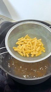 Wanneer je 2 verschillende soorten pasta moet koken 🤔 | Creativo Nederland
