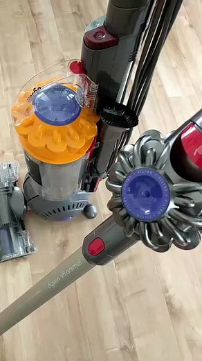 cleaning your Dyson vacuum #learnontiktok #tiktokpartner #cleaningtips #vacuum