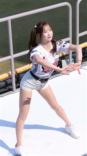 불랄라 아야카 치어리더 3 #치어리더 #직캠 #아야카 #아야카치어리더 #チアリーダー #藤本彩花 #cheerleader