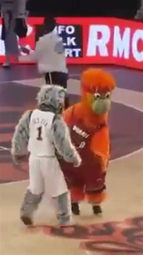 Feel the rhythm of Salsa! 💃🔥