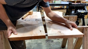 3.7M views · 7.6K reactions | Madera: Aliso (parte superior), Pino (patas), Nogal (frente), Cedro (mango) #carpintería #mesa de café #banco de trabajo | Mokong TV | Facebook