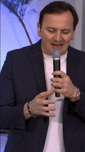 Padre Ezequiel - Que a tua família seja curada, transformada e sustentada pelo amor de Deus.