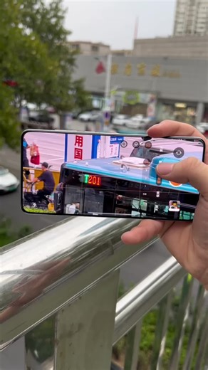 HD camera shoots super clear, smooth zoom with no blur