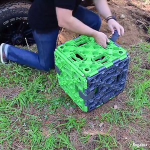 2.8M views · 10K shares | This little box can help you when your car is stuck in the mud | Interesting Engineering | Facebook
