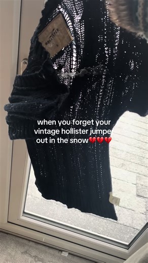 Vintage Hollister Jumper Left in the Snow