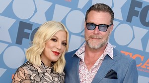 After Dean McDermott posted, then deleted, an announcement declaring the end of his 17-year marriage to Tori Spelling, a source breaks down what's going on with the couple behind closed doors. | Entertainment Tonight