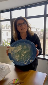 Estia Agios Nikolaos 🫶♥️🫶 Καλό Πάσχα σε όλη την οικογένεια της Εστίας Άγιος Νικόλαος , καλή δύναμη στο έργο σας και πάντα να πετυχαίνετε τους στόχους σας .Κι εμείς όλοι στο πλευρό σας. ♥️Ευχαριστώ πάρα πολύ για το χειροποίητο δώρο ,έχει τεράστια σημασία για εμένα,γιατί έχει ψυχή και συναίσθημα . 👉👉Πολλές φορές στα video που δημιουργώ ,σας έχω σερβίρει φαγητά στα μοναδικά χειροποίητα σκεύη που ζωγραφίζουν τα παιδιά της Εστίας. 🫶♥️Αυτά τα χέρια όταν νιώθουν ασφάλεια και αγάπη γύρω τους μεγαλο