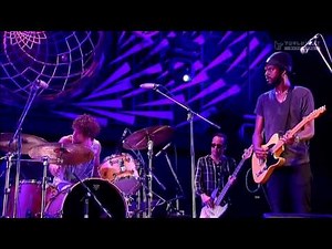 Gary Clark JR - If Trouble Was Money [Albert Collins] - Live Toronto [HD 720p]