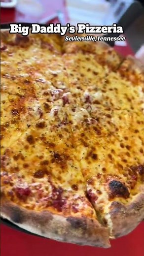 Big Daddy’s Pizzeria Pigeon Forge Review | Best Pizza in the Smoky Mountains? 🍕 #pigeonforge