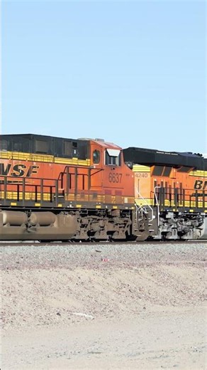 TRAIN SHORTS #01592 / EB BNSF 8088 DAGGETT, CA 11-6-2025 #railtrack #passengertrain #automobile
