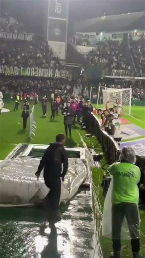 selebrasi sampai masuk lobang