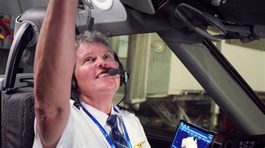 United Airlines’ longest serving pilot celebrates milestone