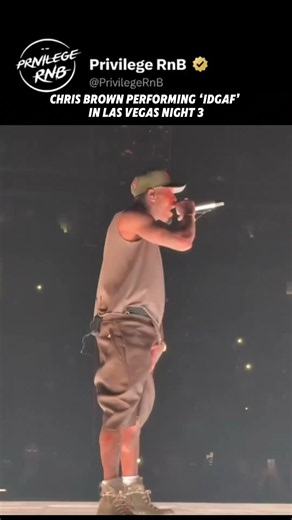 Chris Brown performing ‘IDGAF’ in Las Vegas Night 3