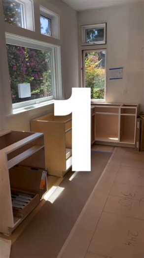 ✨ “𝐼’𝓂 𝓈𝑜 𝒻𝒶𝓃𝒸𝓎” 𝑻𝒂𝒋 𝑴𝒂𝒉𝒂𝒍 ✨This waterfront kitchen looks so bright and welcoming with our stocked Taj Mahal Leathered for countertops with full backsplash and | Richard B. Guillory