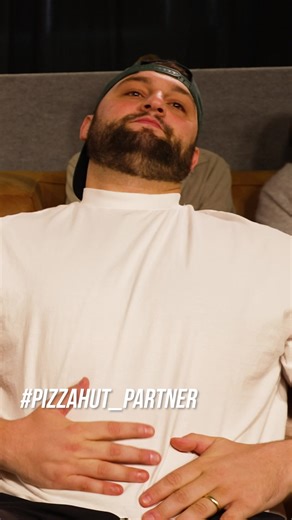 The Big Game needs food you can count on, and nothing is more dependable than PIZZA HUT! Order @Pizza Hut’s Big New Yorker for you and all your friends, it's $10 for a limited time!