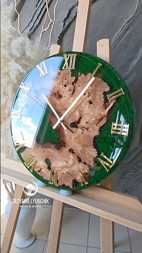 How to Make a Wooden Clock with Craft Resin Deep Pour and Green Moss – A Complete Tutorial