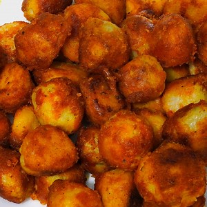 11K views · 175 reactions | Crispy Arbi Roast Recipe Ingredients Arbi - 300 grams Ginger garlic paste - 1 teaspoon Corn flour - 2 tablespoons Turmeric powder - 1/4 teaspoon Chili powder - 1 tablespoon Black pepper powder - 1/2 teaspoon Salt - as per your taste Hing - a little Cooking oil - To shallow fry or roast | Kitchen Platform | Facebook