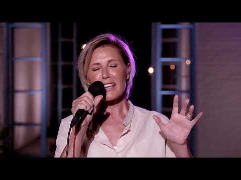 Dana Winner - Hallelujah (LIVE From My Home To Your Home)