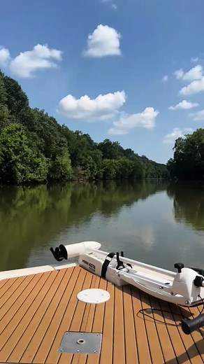 Honestly lucky that Jake is really Auquaman. #boatlife #boating #fishing #river #centerconsole #outboard #fun