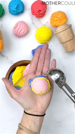 This might be the easiest most accessible play dough ever 🤩. With only two ingredients and no cooking required, it is beyond amazing! gluten free and taste safe 🙌🏻. • To make this dreamy play dough, 👉🏼YOU’LL NEED: -1 cup frosting -3/4 cup corn starch -Food coloring (optional) 👉🏼INSTRUCTIONS: 1️⃣Add the frosting to a bowl and add in the food coloring if necessary. Mix well. 2️⃣Add the corn starch a little at a time. Keep adding until you get your desired consistency. Mix until stiff enough