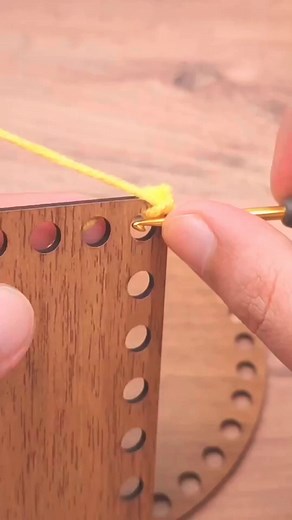 Beautiful crochet coaster pattern #crocheter #maker #crochetstitch #crochetinspiration #crochet #howto #videozone | Video zone