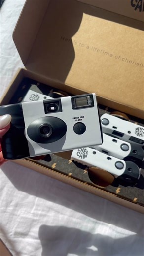 Wedding Disposable Cameras: Cheecam Review & Tips