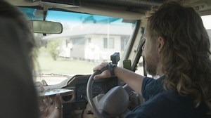 Watch Aussie Snake Wranglers: Deadly Pursuit Season 1 Episode 1 Deadly Intruders Online