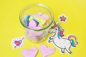 DIY Knetseife aus 3 Zutaten selber machen: Günstiges DIY Geschenk