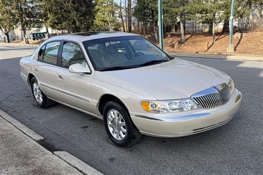 No Reserve: 40k-Mile 2000 Lincoln Continental