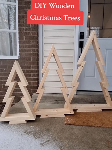 DIY Wooden Christmas Trees for Holiday Décor