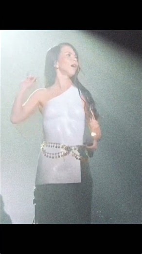 INNA GIVES AWAY HER GOLD LIVE ON STAGE 😳 | HELSINKI CONCERT_ NOVEMBER 2025