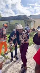 Secondline Sunday: Nine Times Second Line Parade rolls from 12-4 pm. Check out all the stops 🛑. . START 3301 Higgins Blvd. Down Higgins to Johnny Jackson Ave. (Louisa St.) LEFT on Louisa St. Continue down Louisa St. over Florida Ave. train tracks LEFT on Florida Ave. Continue down Florida Ave. to Desire St. RIGHT on Desire ST. STOP 2524 Desire St. (Marguerite’s House/Quell’s Diner). Continue down Desire St. to North Claiborne Ave. STOP 3401 North Claiborne Ave. (Corner of Desire) Dumaine Gang S