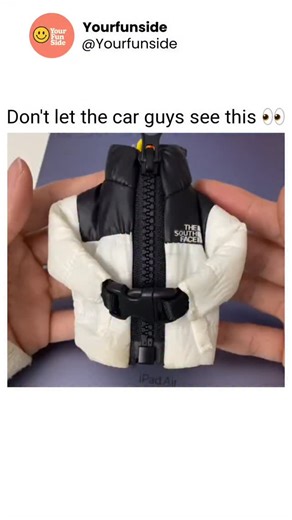 Yourfunside on Instagram: "Comment the word "link" and I'll send you the link to this product 💌✨ This jacket keychain is tiny, trendy, and totally adorable 🧥🔑✨ Clip it to your keys, bag, or zipper — instant style upgrade in mini form! Perfect for gifting or just adding a cute little flair to your everyday carry 💖"