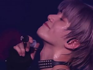 Beomgyu drinking water while showing his jawline on purpose is insane. (cr. | @4thgenitboy) - 9yu | Beomgyunology