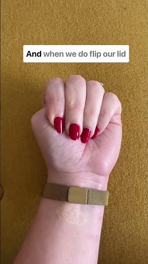 ✋💥 The Hand Model of Trauma💥✋\n\nDr. Dan Siegel’s “hand model” of the brain gives us a powerful way