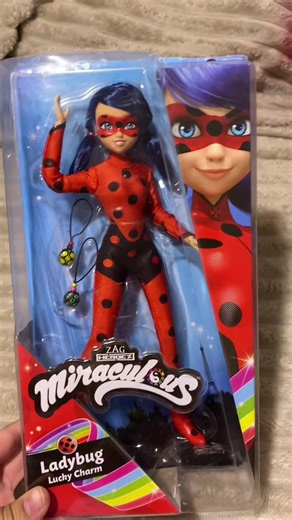 Unboxing de la muñeca Lucky Charm de Ladybug