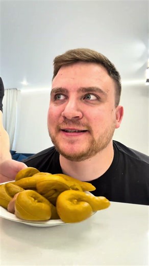 Fuuuu, he changed my cool tower for a poop ebble😹💩♥️