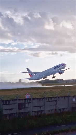 Air France Boeing 777-228ER Full Power Departure | Extreme Engine Sound #japan #twinengine #dualjet
